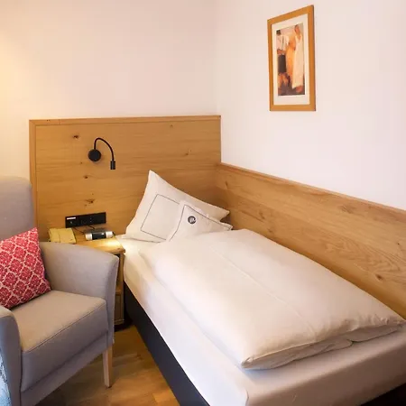Hotel Menning ***s