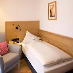 Hotel Menning ***s