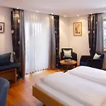 Menning ***s Hotel 3*
